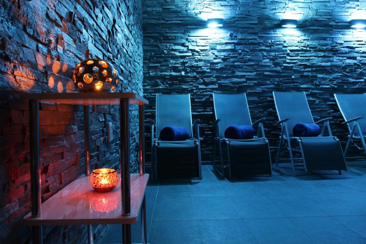 Typton Hotel&Spa Medzilaborce Dış mekan fotoğraf