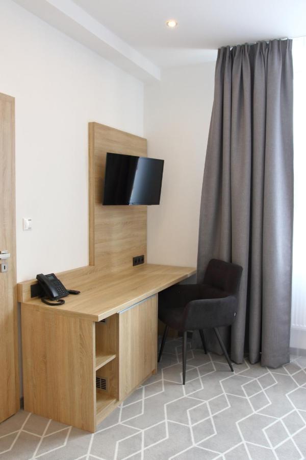 Typton Hotel&Spa Medzilaborce Dış mekan fotoğraf