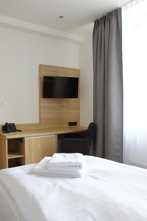 Typton Hotel&Spa Medzilaborce Dış mekan fotoğraf
