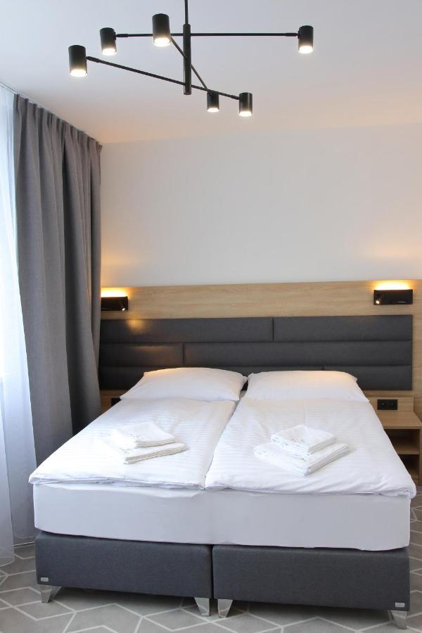 Typton Hotel&Spa Medzilaborce Dış mekan fotoğraf