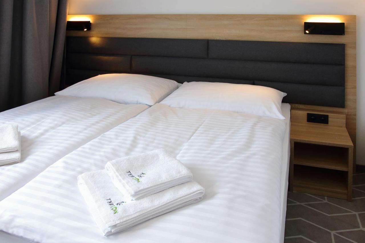 Typton Hotel&Spa Medzilaborce Dış mekan fotoğraf