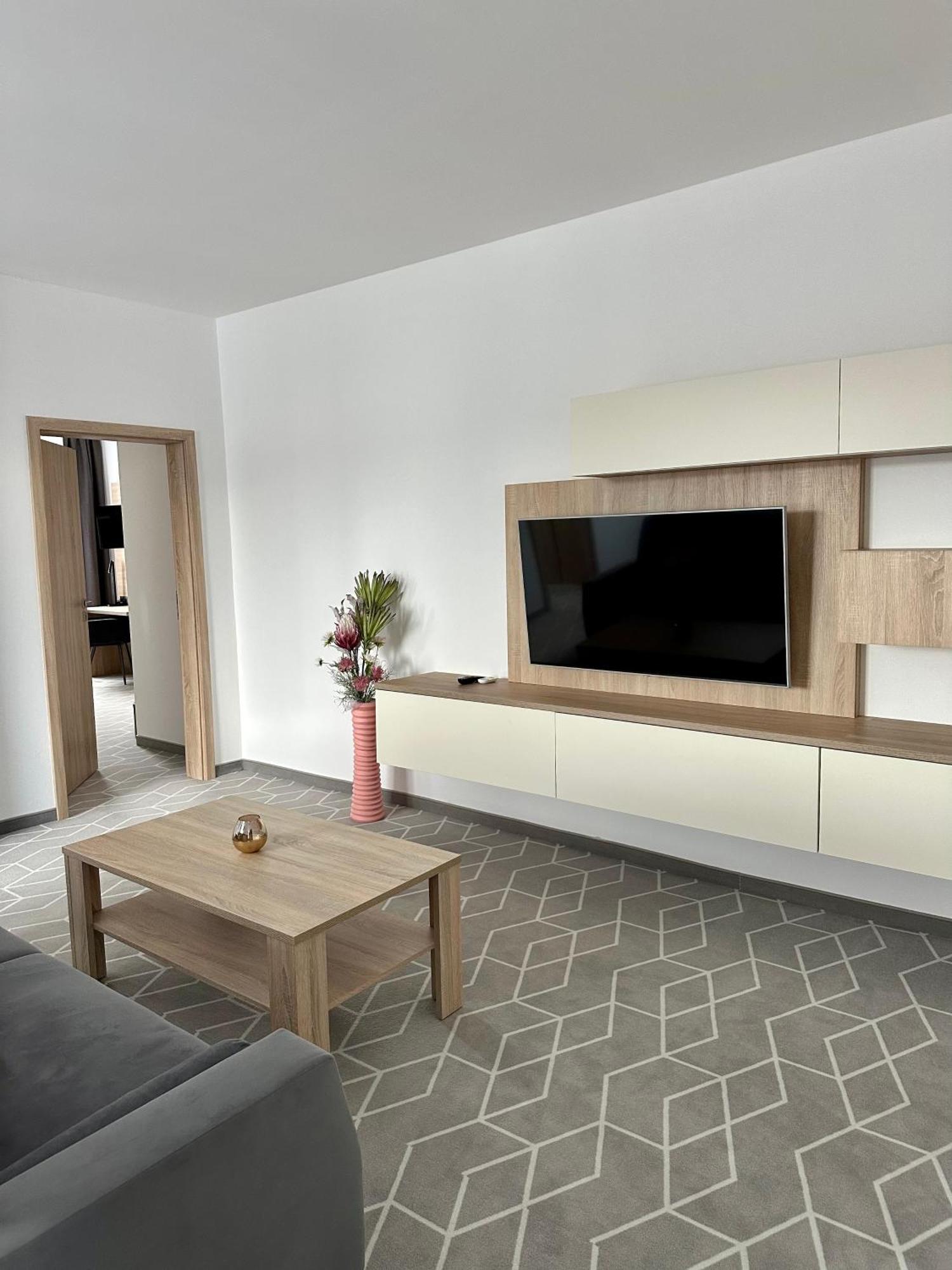 Typton Hotel&Spa Medzilaborce Dış mekan fotoğraf